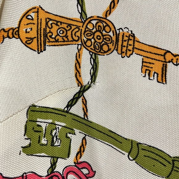 Vintage Blouse - 9/10, union made, keys, ribbon, rope - Picture 3 of 15